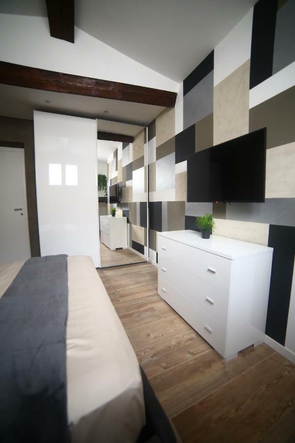 Garibaldi Fifty Attic Near Duomo Apartment มิลาน ภายนอก รูปภาพ