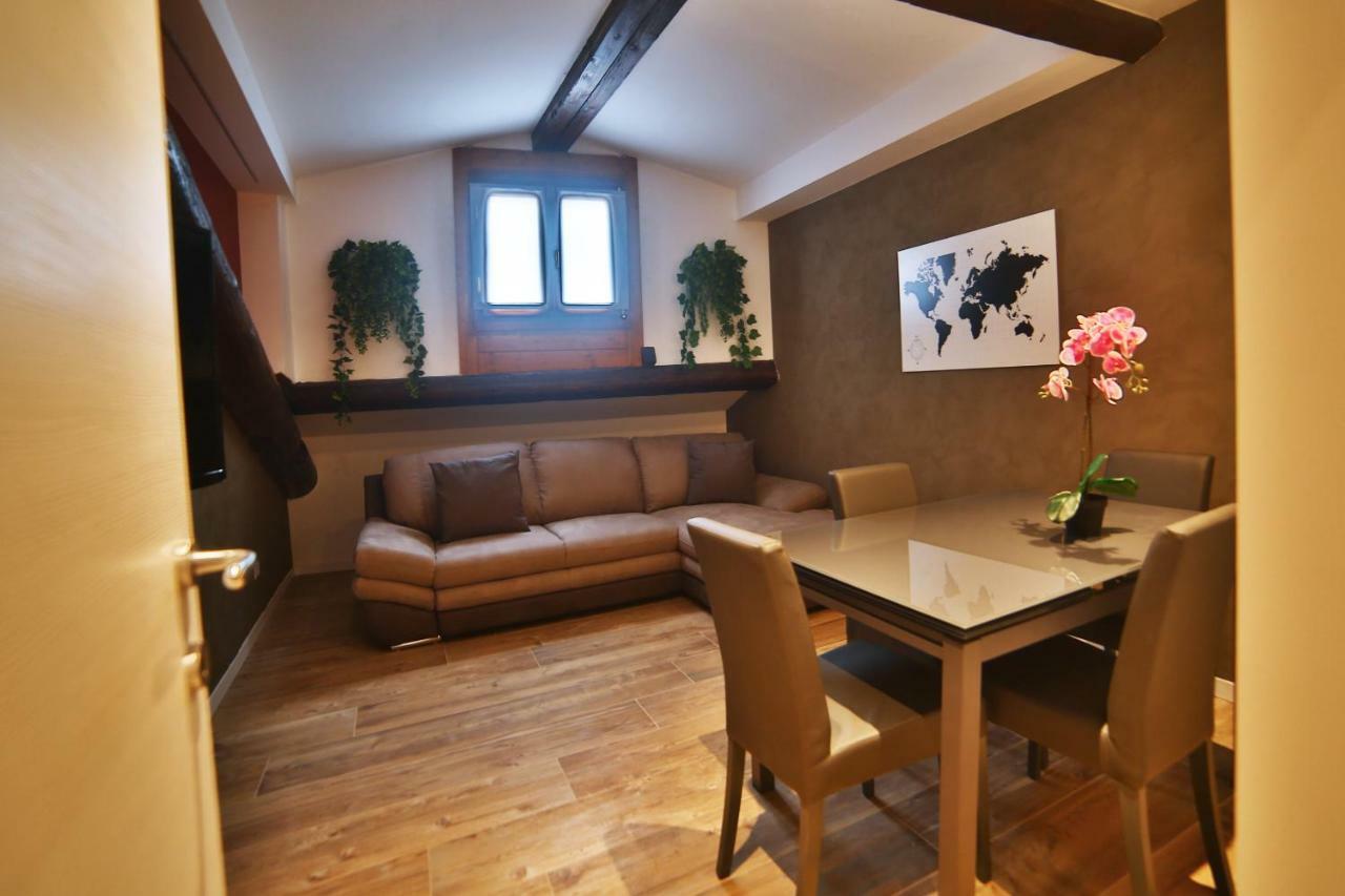 Garibaldi Fifty Attic Near Duomo Apartment มิลาน ภายนอก รูปภาพ